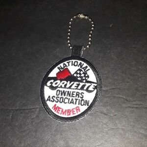 NEW VTG DOUBLE SIDED NATIONAL CORVETTE OWNERS ASSOCIATE MEMBER KEYRING KEYCHAIN